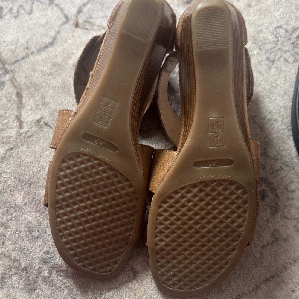 AEROSOLES Women's Brown Sandals